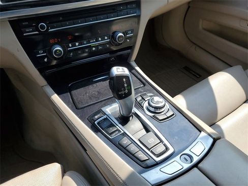 Used 2011 BMW 750Li xDrive image 29