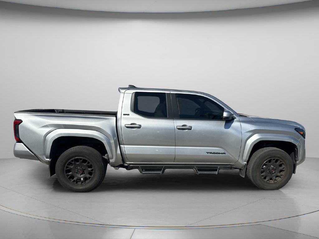 Used 2024 Toyota Tacoma SR5 RWD image 8