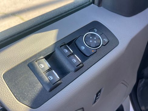 Used 2019 Ford F150 XLT w/ Equipment Group 302A Luxury AWD/4WD image 23