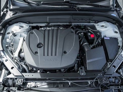 Used 2026 Volvo XC60 B5 Plus w/ Protection Package Premier image 17