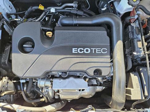 Used 2021 Chevrolet Equinox LT image 28