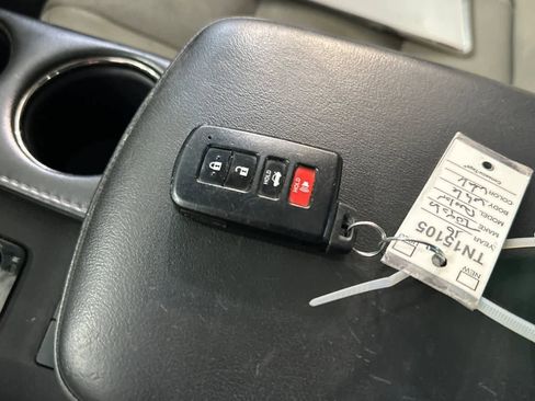 Used 2016 Toyota Avalon Limited w/ Toyota Safety Sense Package image 25