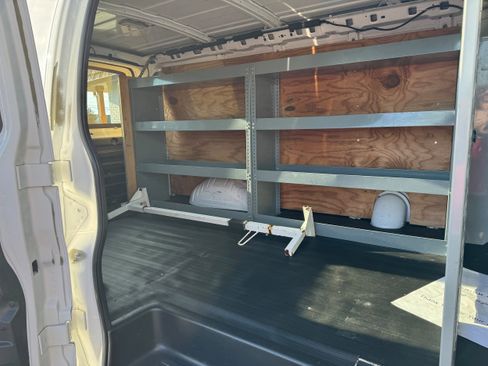 Used 2012 Chevrolet Express 3500 image 22