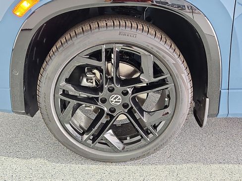 New 2026 Volkswagen Tiguan SE R-Line FWD image 12