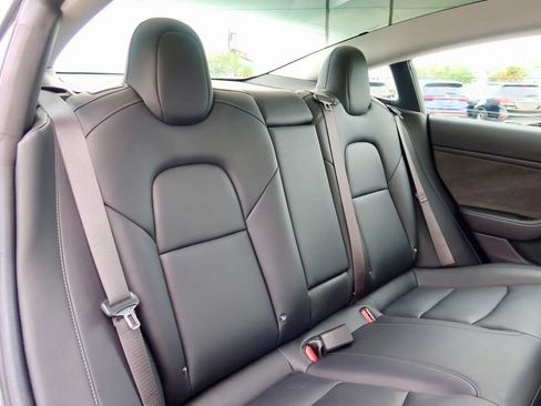 Used 2018 Tesla Model 3 Long Range RWD image 18