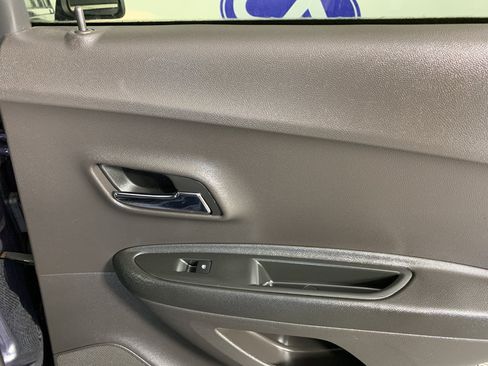 Used 2018 Chevrolet Trax Premier image 37