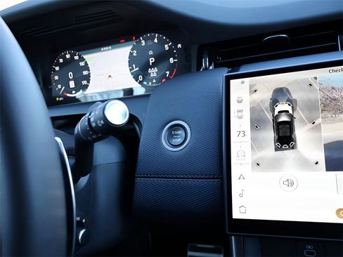 Certified 2025 Land Rover Discovery Sport Dynamic SE image 29