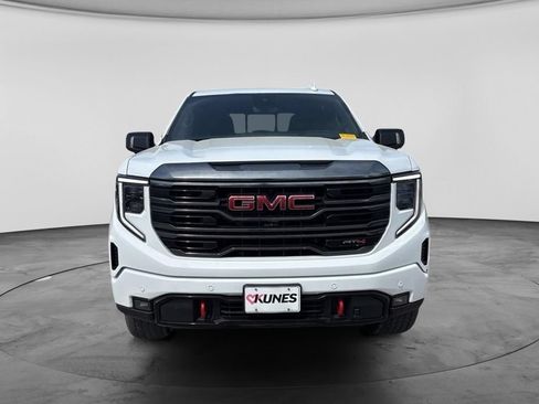 Used 2024 GMC Sierra 1500 AT4 w/ Technology Package AWD/4WD image 4