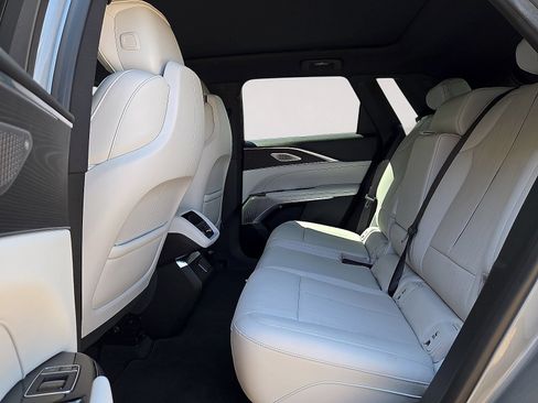 Used 2024 Cadillac Lyriq Sport RWD image 16