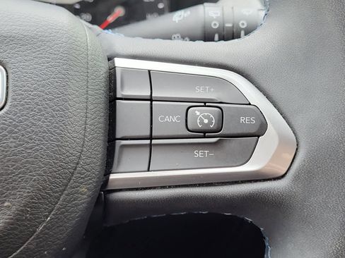 Used 2022 Jeep Compass Latitude w/ Sun and Sound Group AWD/4WD image 19