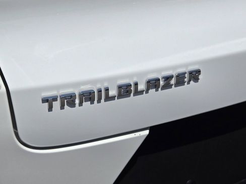 Used 2025 Chevrolet TrailBlazer LS w/ LS Confidence Package FWD image 33