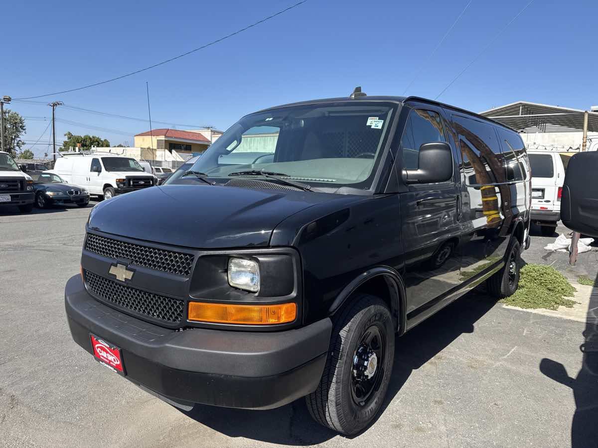 Used 2016 Chevrolet Express 2500 RWD image 2