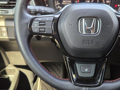 Used 2025 Honda Pilot Black Edition image 21