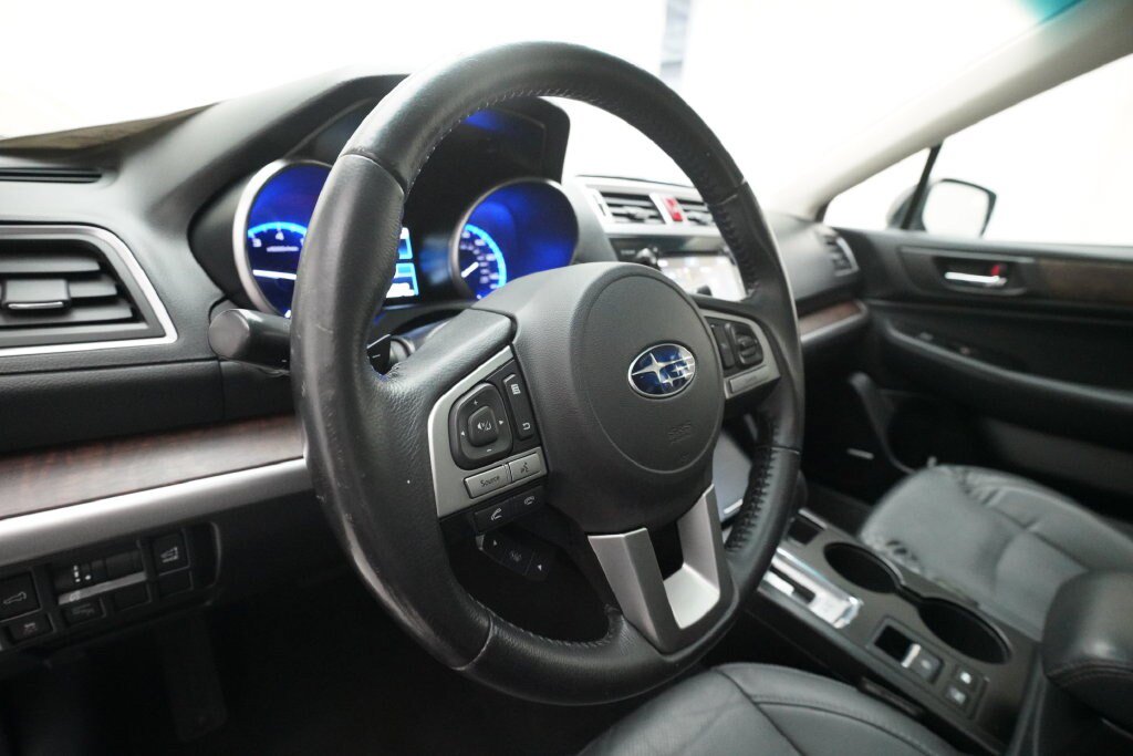 Used 2016 Subaru Outback 2.5i Limited AWD/4WD image 8