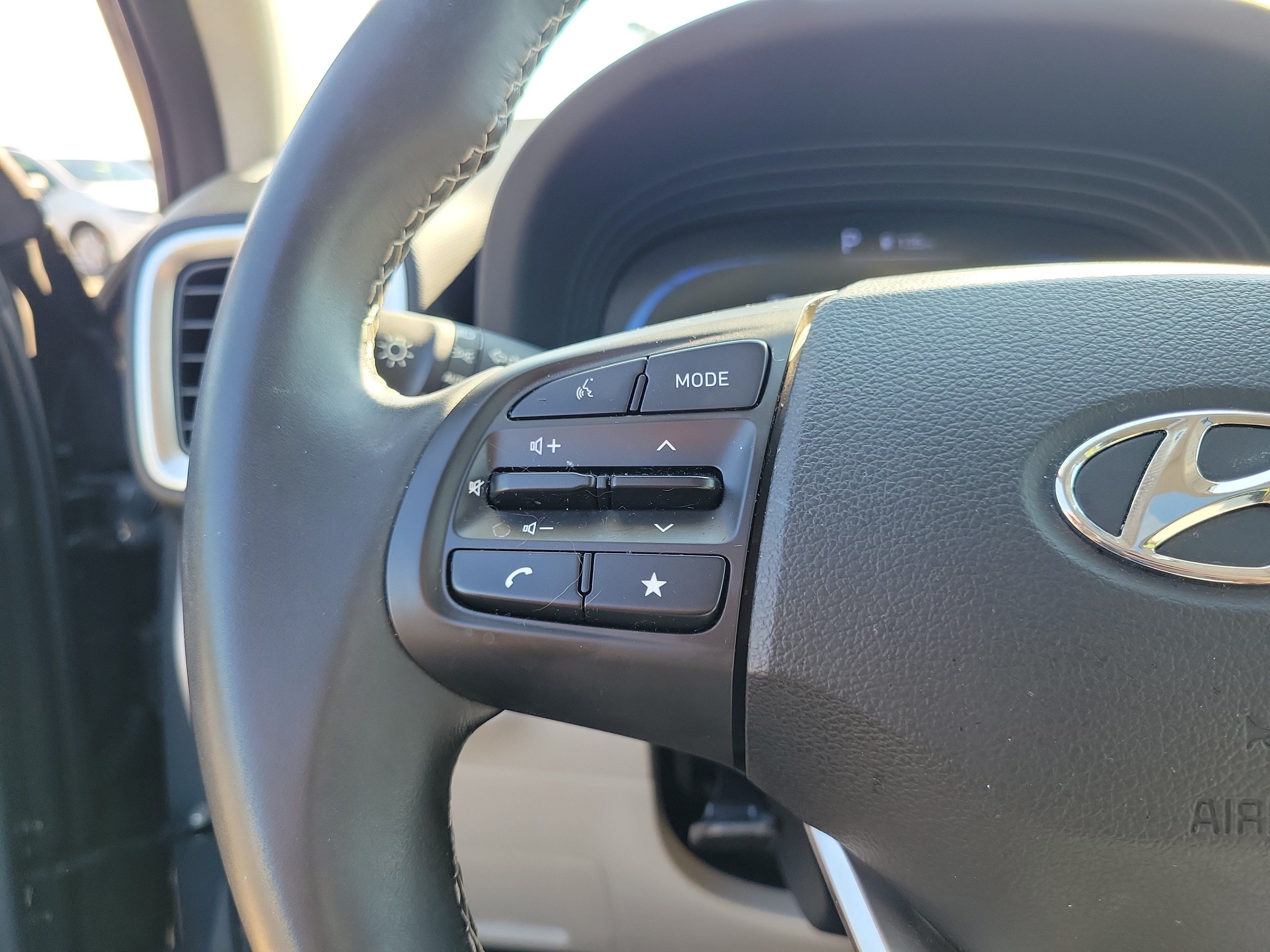 Used 2024 Hyundai Venue SEL FWD image 22
