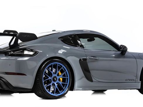 Used 2023 Porsche 718 Cayman GT4 RS image 4