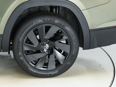 New 2026 Volkswagen Atlas SE FWD image 45