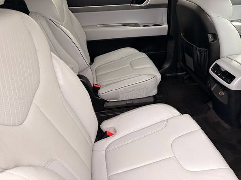 Used 2025 Hyundai Palisade SEL FWD image 14