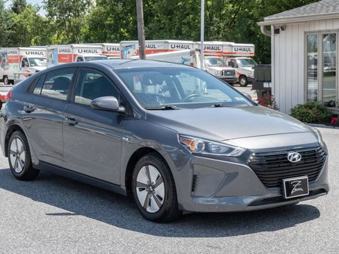 Used 2018 Hyundai Ioniq Blue FWD image 4