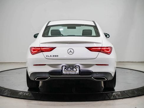 Used 2022 Mercedes-Benz CLA 250 image 3