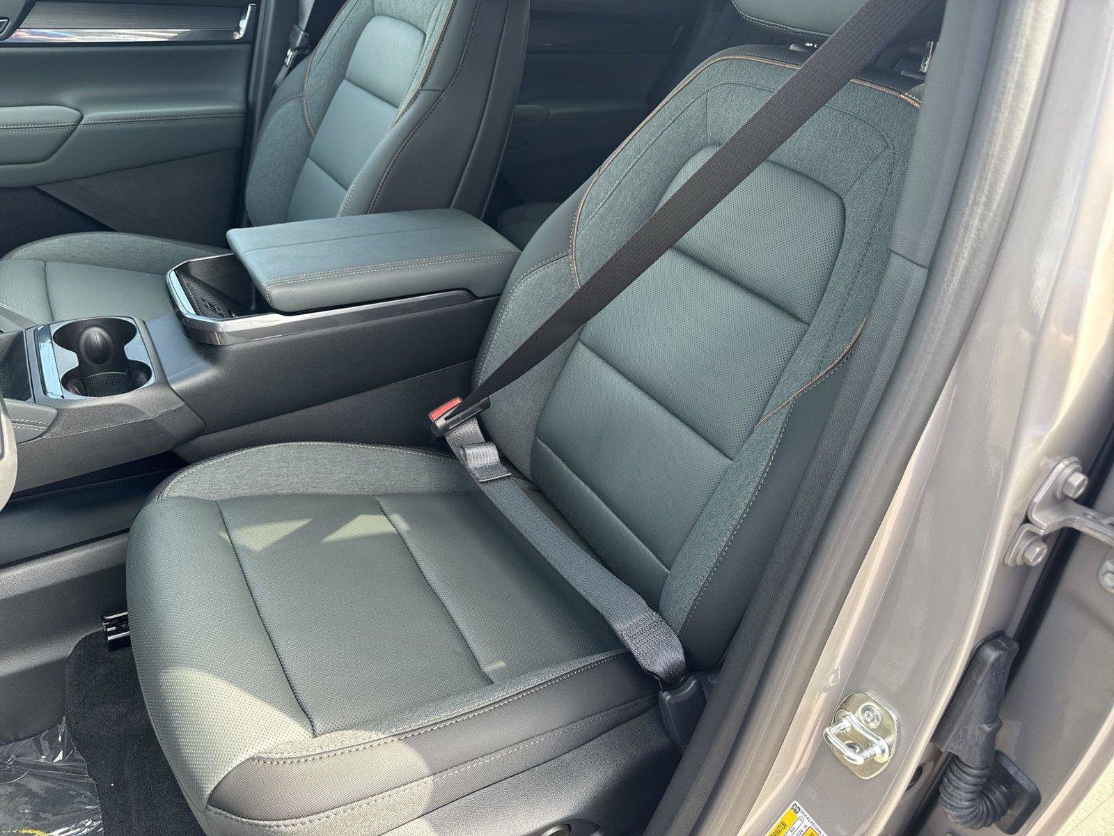 New 2027 GMC Terrain AT4 w/ Convenience Package III AWD/4WD image 11
