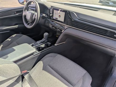 Used 2025 Toyota Camry LE image 30