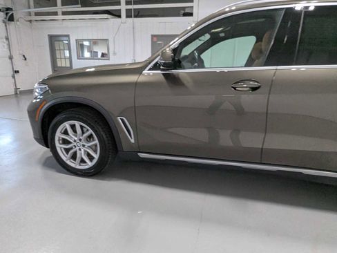 Used 2021 BMW X5 xDrive40i w/ Executive Package AWD/4WD image 13