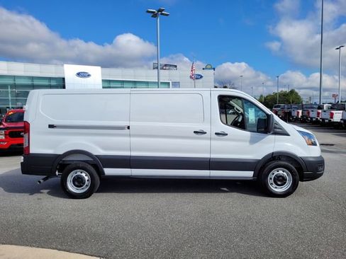 New 2025 Ford Transit 250 Low Roof image 40