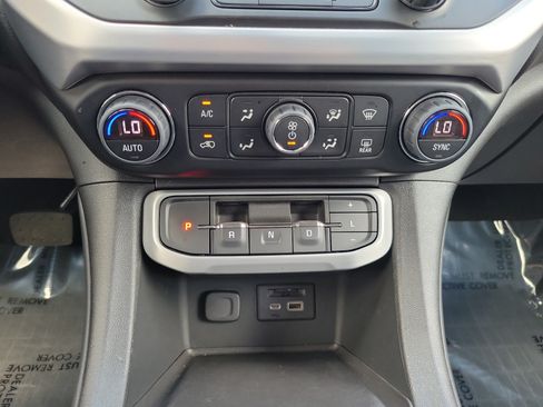 Used 2023 GMC Acadia SLT FWD image 23