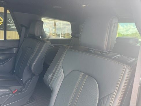 Used 2023 Ford Expedition Platinum AWD/4WD image 8