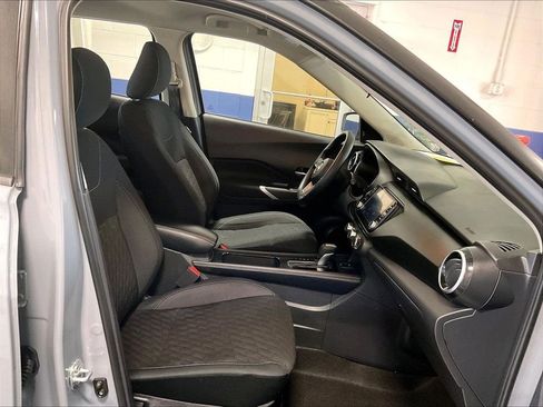 Used 2024 Nissan Kicks SV FWD image 11