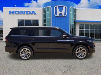 Used 2025 Lincoln Navigator Reserve AWD/4WD video 2