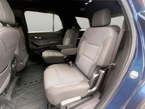 Used 2022 Chevrolet Traverse LT FWD image 27