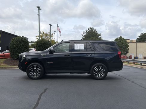 Used 2023 GMC Yukon AT4 w/ AT4 Premium Package AWD/4WD image 16