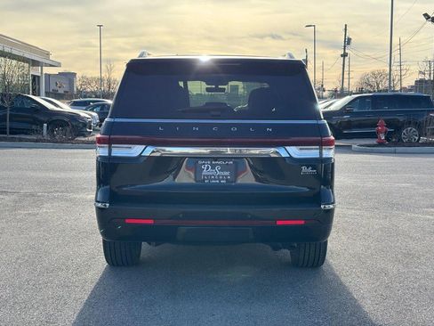 Used 2024 Lincoln Navigator Reserve image 4