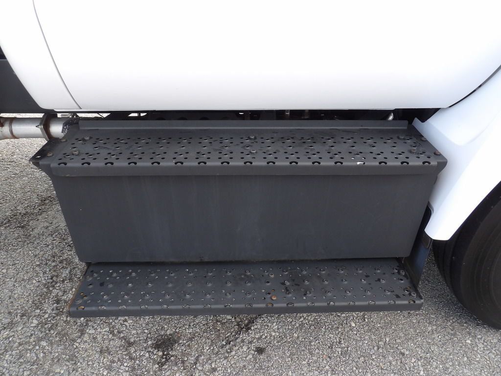 Used 2017 Ford F650 2WD Regular Cab Super Duty image 35