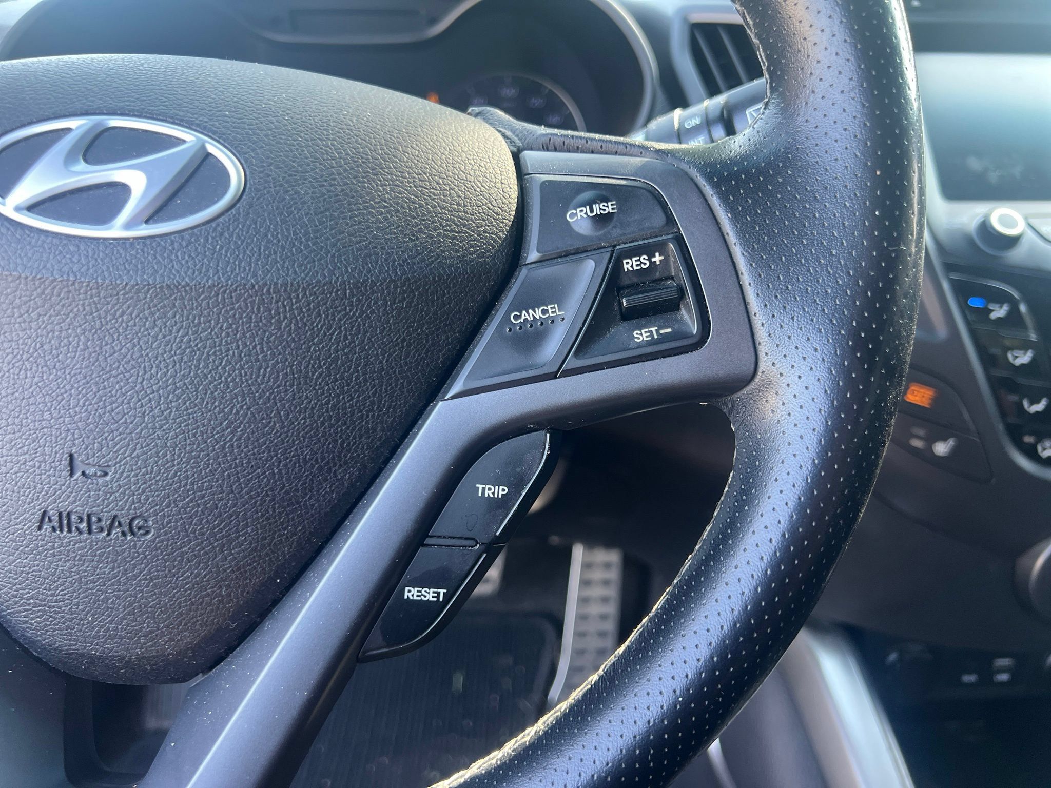 Used 2016 Hyundai Veloster Turbo FWD image 18