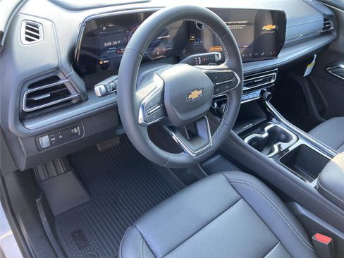 New 2026 Chevrolet Traverse LT w/ Sun and Wheel Package image 36