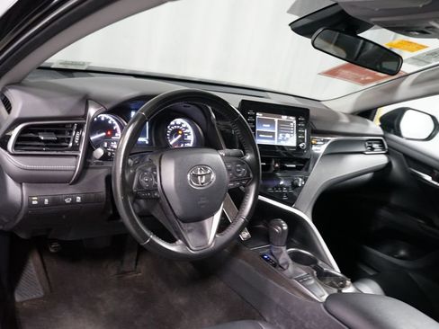 Used 2023 Toyota Camry SE FWD image 7