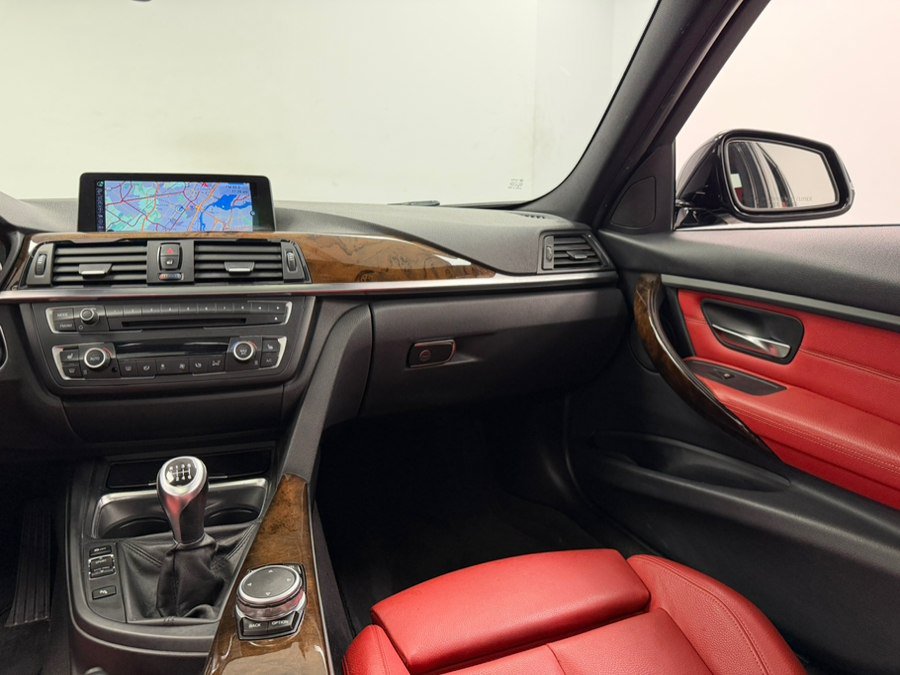 Used 2015 BMW 335i xDrive Sedan w/ M Sport AWD/4WD image 43