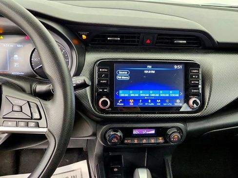 Used 2021 Nissan Kicks SV FWD image 17