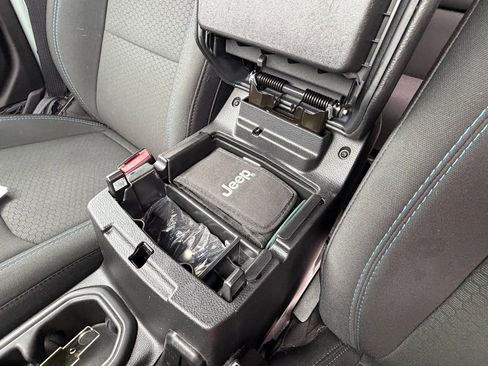 Used 2023 Jeep Wrangler Unlimited Rubicon 4xe image 29