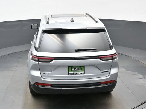 Used 2023 Jeep Grand Cherokee Limited w/ Black Appearance Package image 37