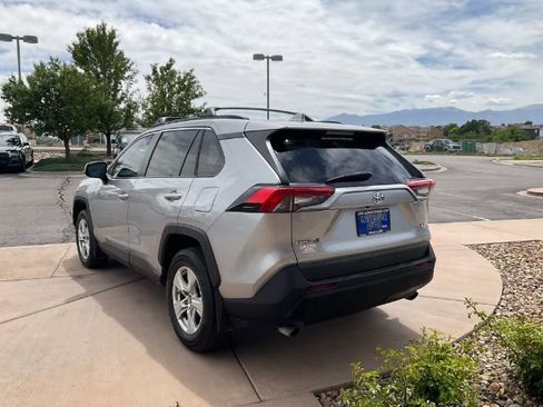 Used 2019 Toyota RAV4 XLE FWD image 5