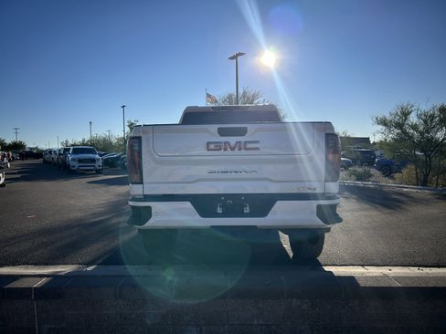 Used 2024 GMC Sierra 2500 AT4 w/ Technology Package image 4