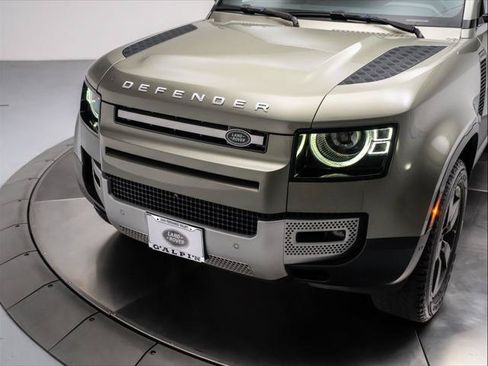 Used 2023 Land Rover Defender 110 SE AWD/4WD image 9