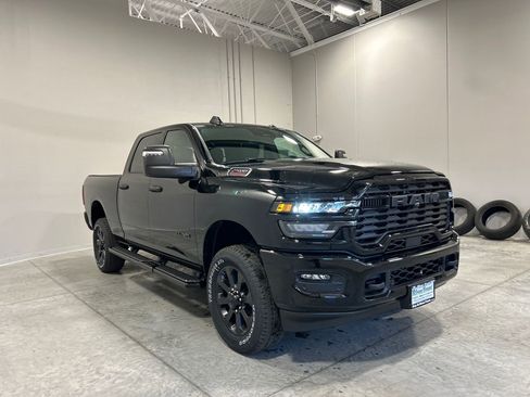 New 2026 RAM 2500 Big Horn AWD/4WD image 4