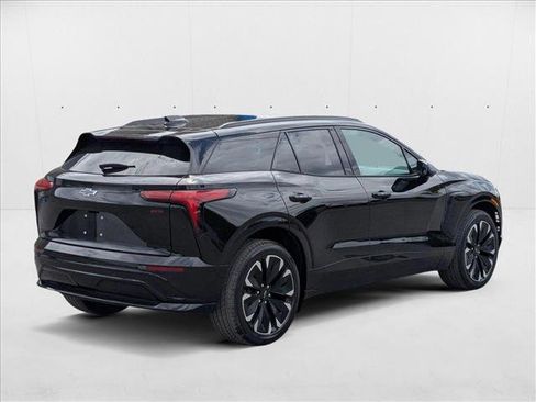 New 2025 Chevrolet Blazer EV RS image 2
