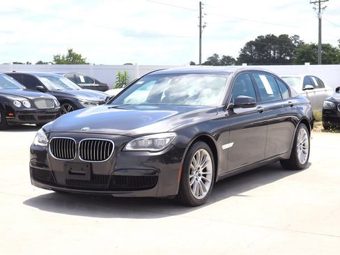 Used 2014 BMW 750Li RWD image 3