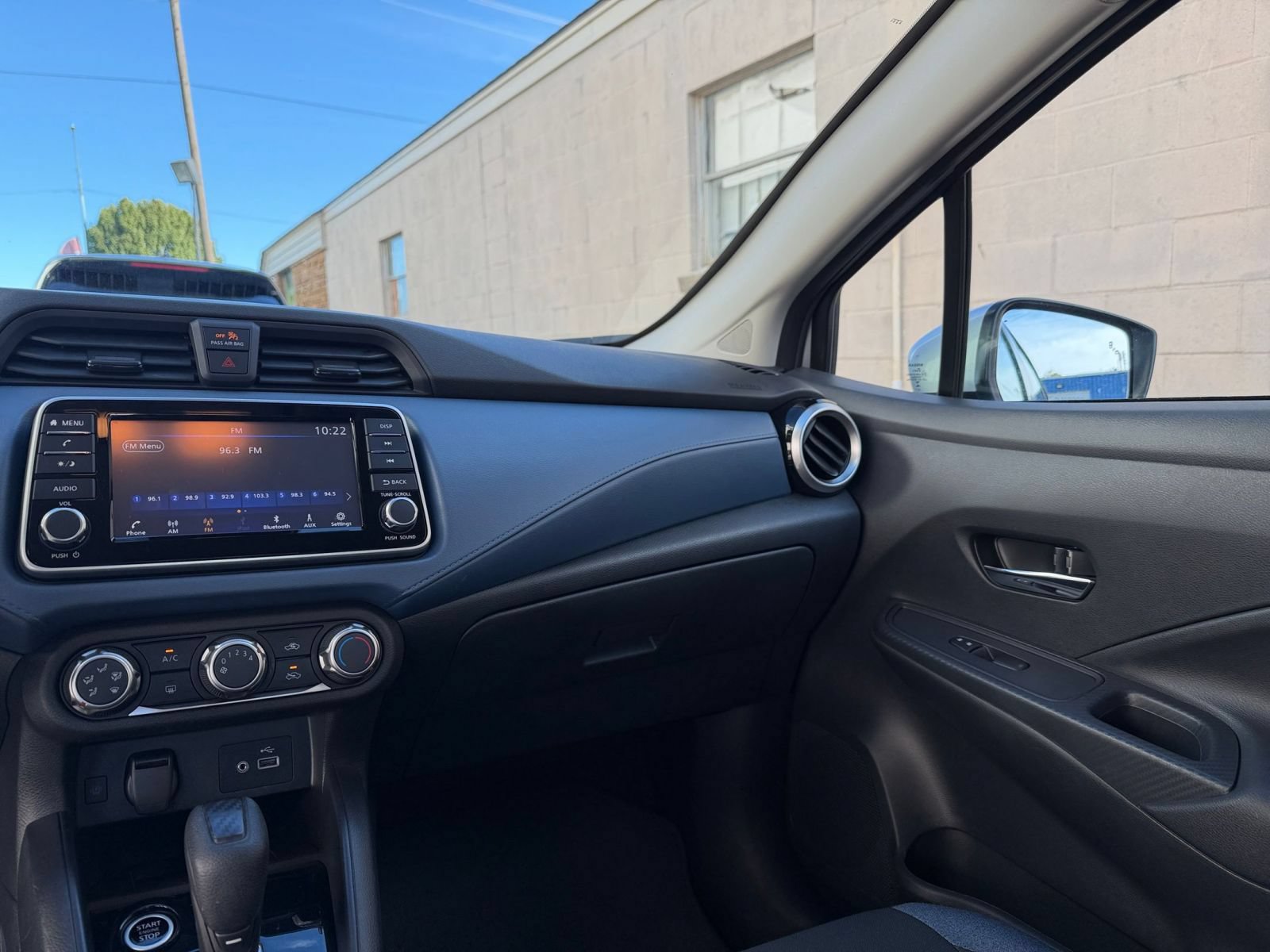 Used 2025 Nissan Versa SV FWD image 32